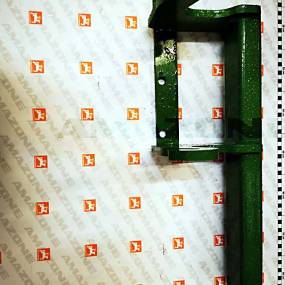 Träger für Radspurlockerer links Amazone 215128