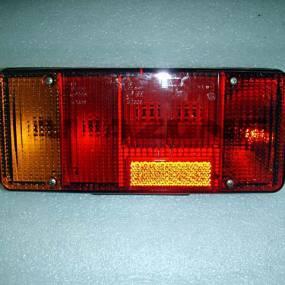 Hecklicht links M. Kennzeichen (Na137)  Amazone NA137