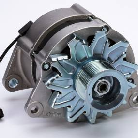 Lichtmaschine Case 87311822