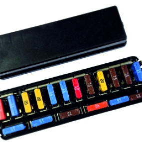 Sicherungsdose Steyr 900Er Ser 330100015