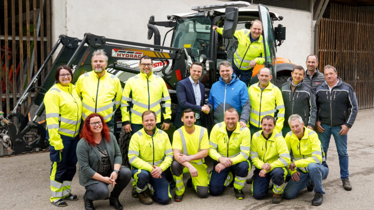 Traktorübergabe an die Gemeinde Haag