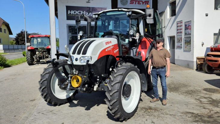 Traktorübergabe an Familie Pfeiffer