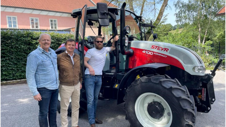 Traktorübergabe an die MTM Immobilien Handels GmbH
