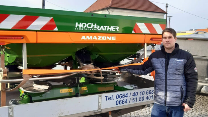 Düngestreuer-Übergabe an Herrn Wilfinger