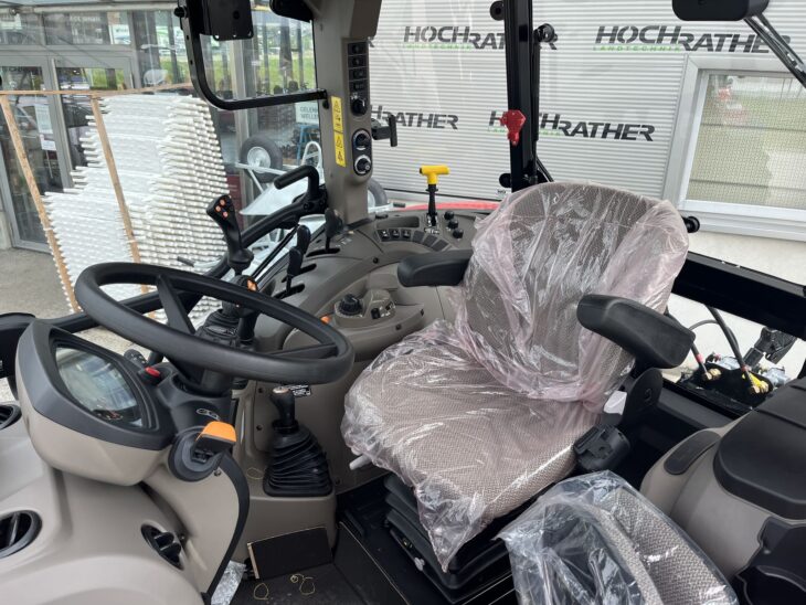 Case IH Farmall 100C Selection 6