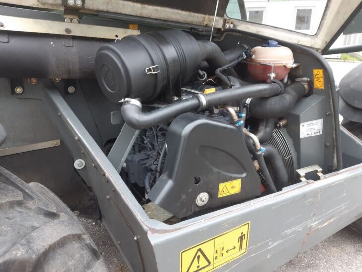 Claas Scorpion 6030 7