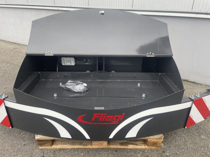 Fliegl-Frontgewicht-STAR-zum-Einfuehrungspreis-2025-11-10-hochrather-14