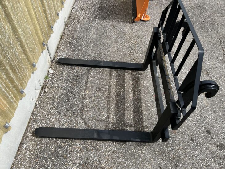 Sonstige CNH Gabelträger 2