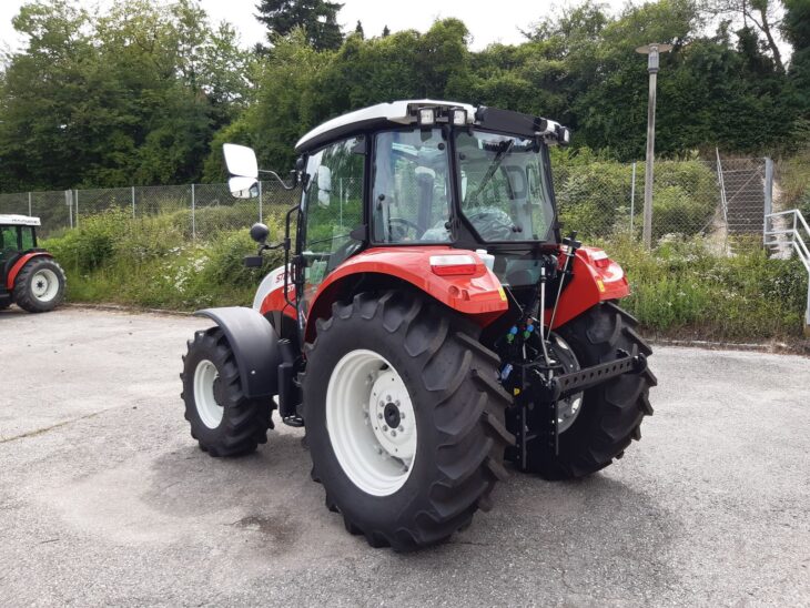 Steyr 4075 Kompakt S (Stage V) 7