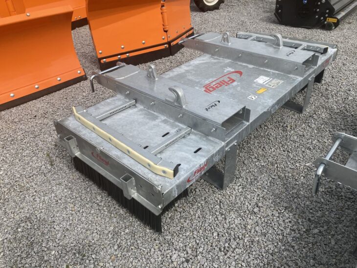 Fliegl Kehrbesen Löwe 2000 7