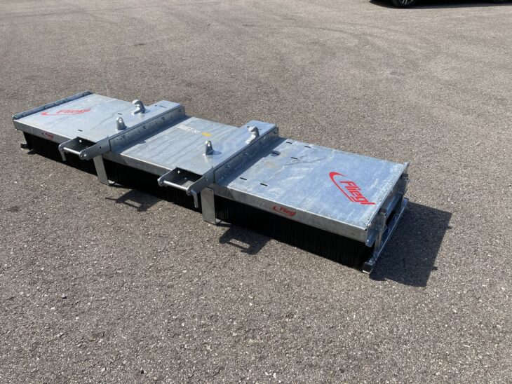 Fliegl Kehrbesen Löwe 5