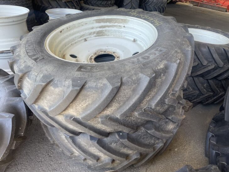 Sonstige Traktor Kompletträder 6