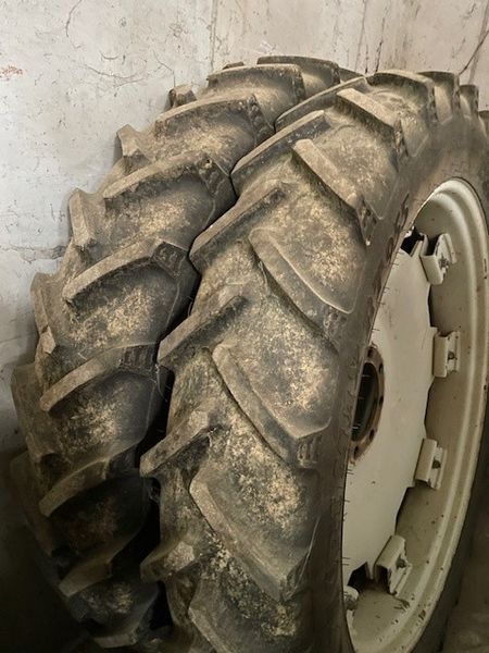 Firestone 270/95 R44+ 250/85 R28