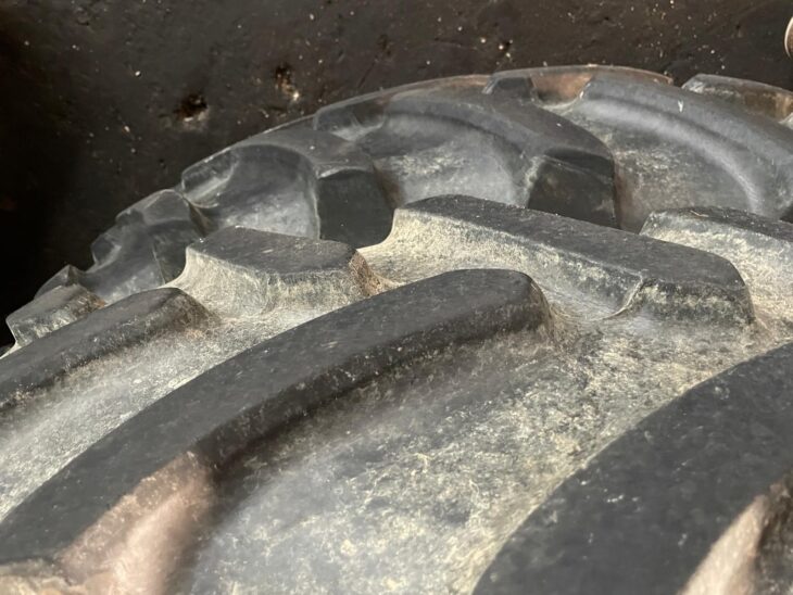 Firestone 340/85 R48+ 320/90 R32 2 Firestone 340/85 R48+ 320/90 R32 2