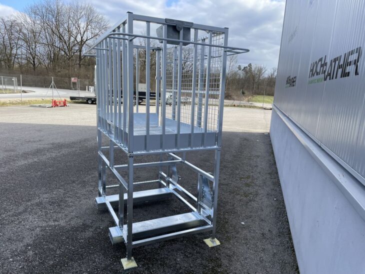 Fliegl Arbeitsbühne hoch 5 Fliegl Arbeitsbühne hoch 5