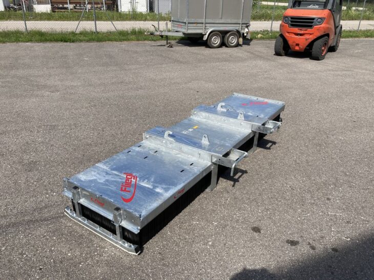 Fliegl Kehrbesen Löwe 7 Fliegl Kehrbesen Löwe 7