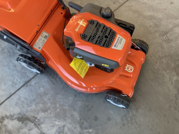 Husqvarna LC 247S 6 Husqvarna LC 247S 6