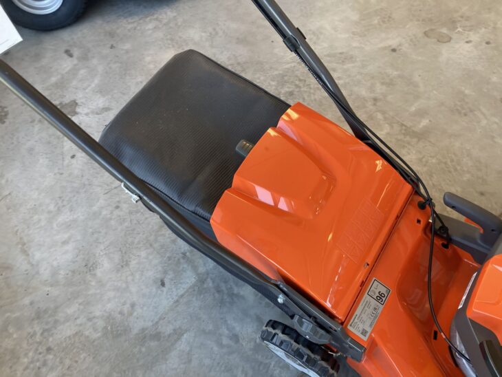 Husqvarna LC 247S 7 Husqvarna LC 247S 7