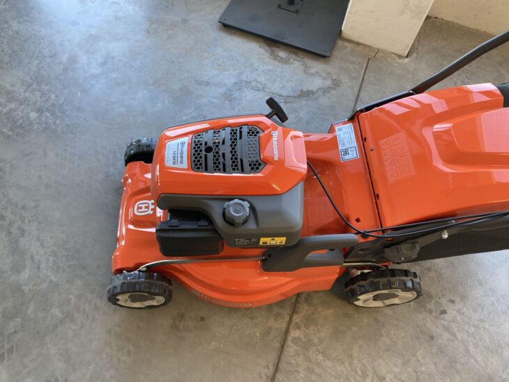 Husqvarna LC 247S 3 Husqvarna LC 247S 3