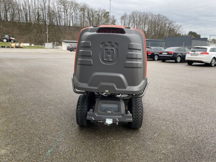 Husqvarna Rider 320Ts AWD 4 Husqvarna Rider 320Ts AWD 4