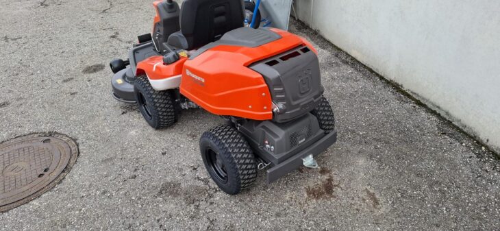 Husqvarna Rider R216 TC AWD Limited Edition 7 Husqvarna Rider R216 TC AWD Limited Edition 7