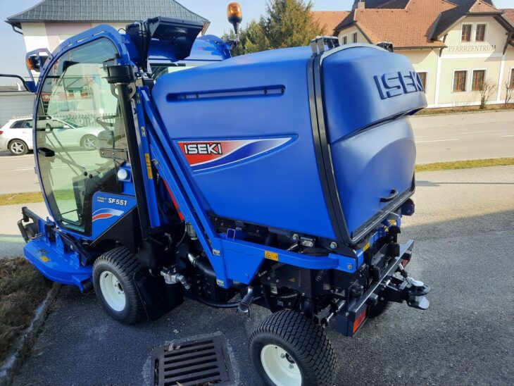 Iseki SF 551 mit Kabine 6 Iseki SF 551 mit Kabine 6