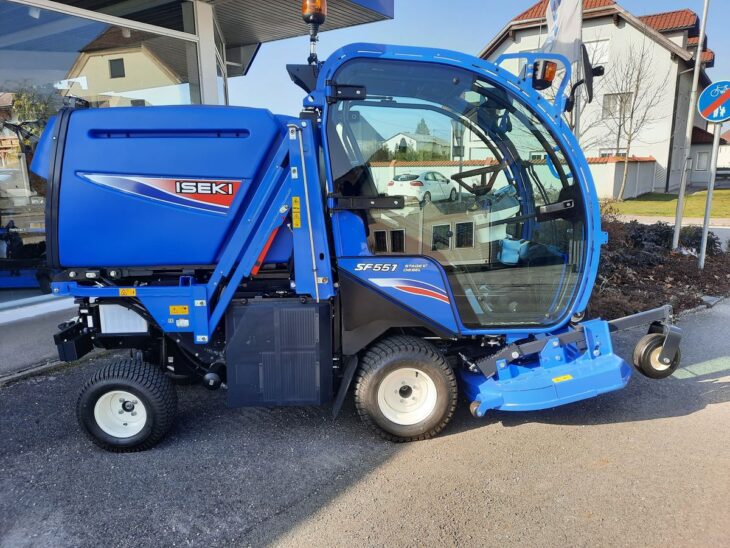 Iseki SF 551 mit Kabine 3 Iseki SF 551 mit Kabine 3