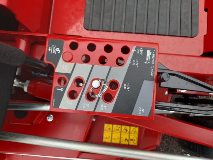 Sonstige-Ferris-Zero-Turn-Maeher-2026-02-17-hochrather-18 Sonstige-Ferris-Zero-Turn-Maeher-2026-02-17-hochrather-18