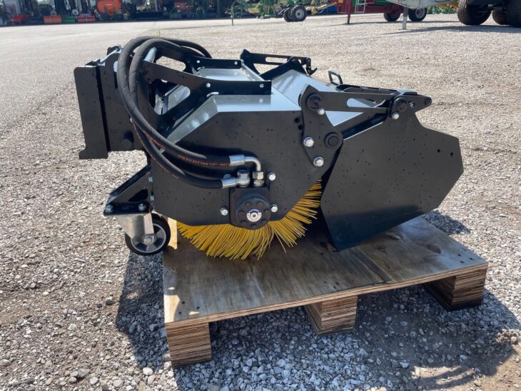 Sonstige Kehrmaschine für Tur Poland N520 4 Sonstige Kehrmaschine für Tur Poland N520 4