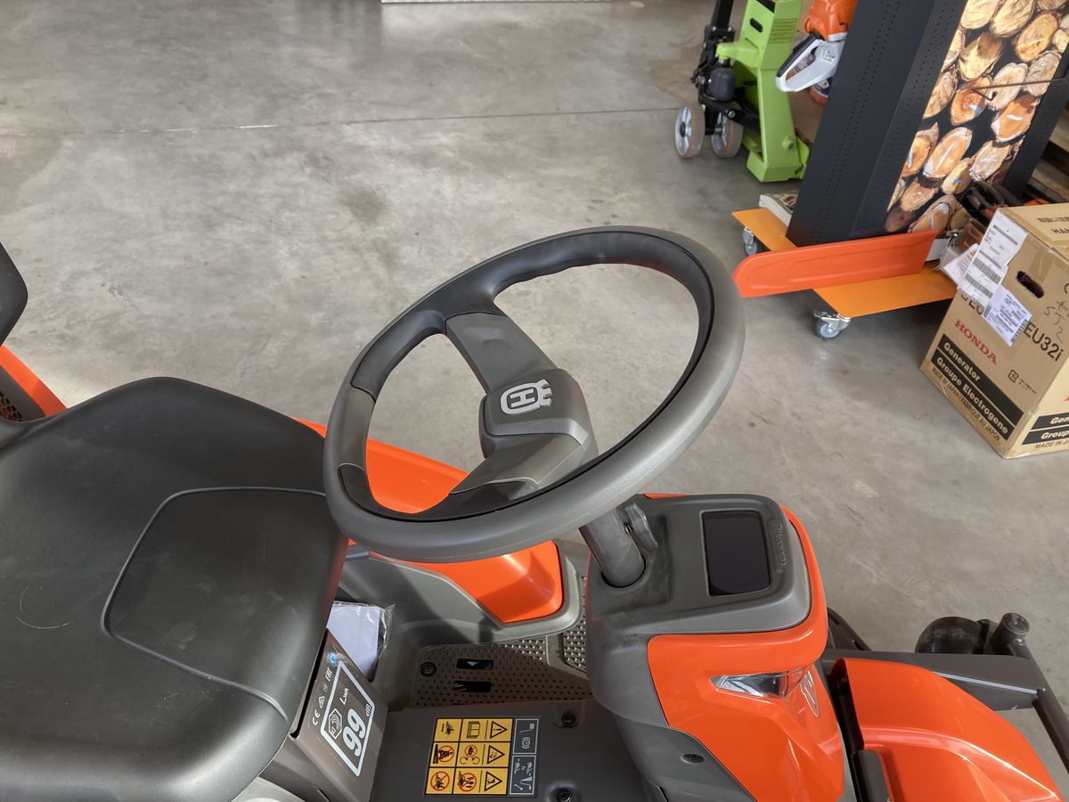 Husqvarna Rider R 316 TsX AWD Husqvarna Rider R 316 TsX AWD