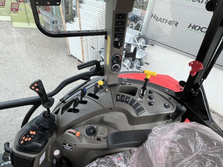 Case IH Farmall 100C Selection 7 Case IH Farmall 100C Selection 7