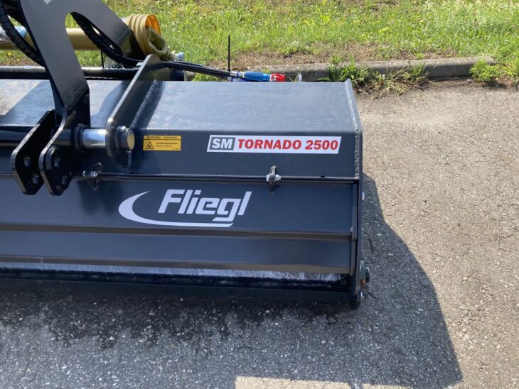 Fliegl SM 2500 TORNADO 2 Fliegl SM 2500 TORNADO 2