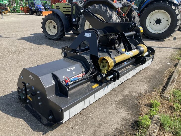 Fliegl SM 2500 TORNADO 5 Fliegl SM 2500 TORNADO 5