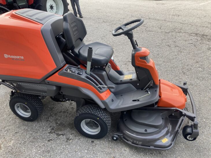 Husqvarna RC 320Ts AWD 4 Husqvarna RC 320Ts AWD 4