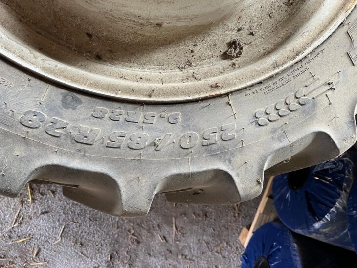 Sonstige Pflegeräder 250/85 R28 & 230/95 R40 3 Sonstige Pflegeräder 250/85 R28 & 230/95 R40 3