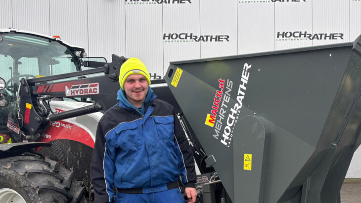 Einstreuschaufel-Übergabe an Familie Gruber