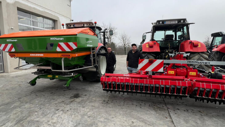 Egge und Düngestreuer-Übergabe an die Gemeinschaft Nöbauer/Berghuber