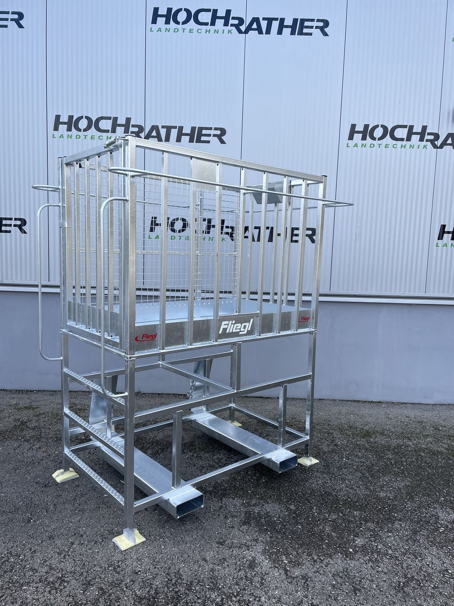 Fliegl Arbeitsbühne hoch Fliegl Arbeitsbühne hoch