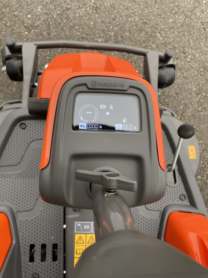 Husqvarna R 320X AWD Husqvarna R 320X AWD