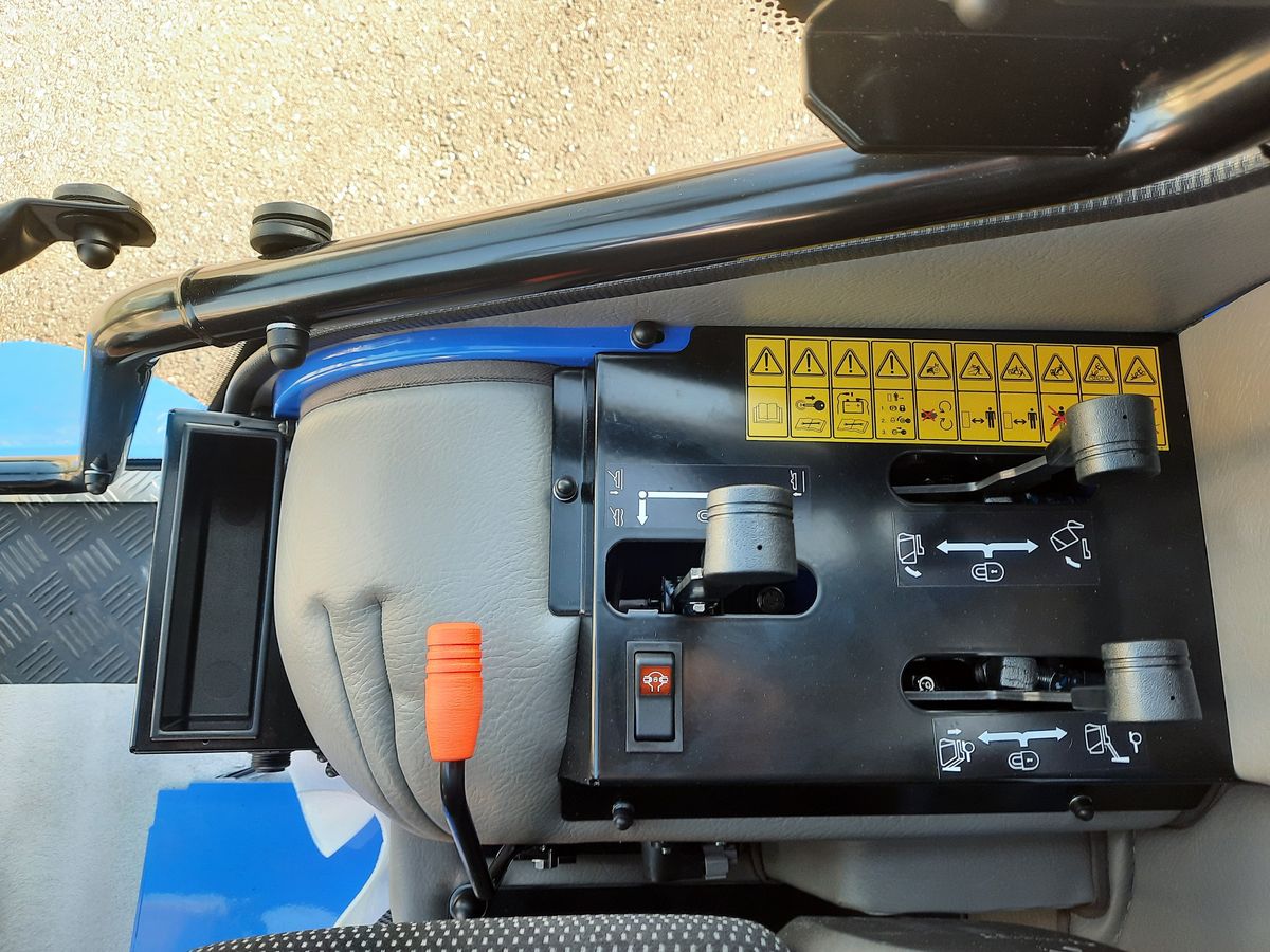 Iseki SF 551 mit Kabine Iseki SF 551 mit Kabine