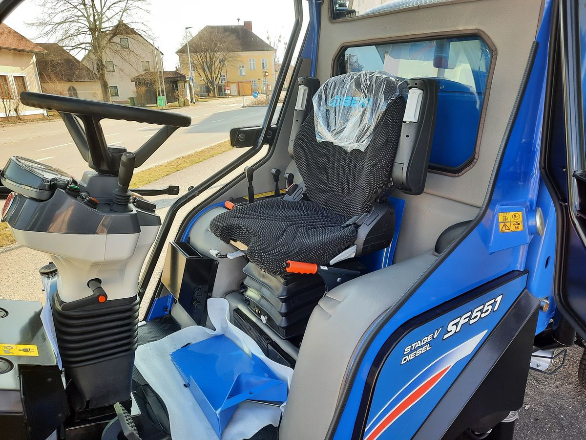 Iseki SF 551 mit Kabine Iseki SF 551 mit Kabine