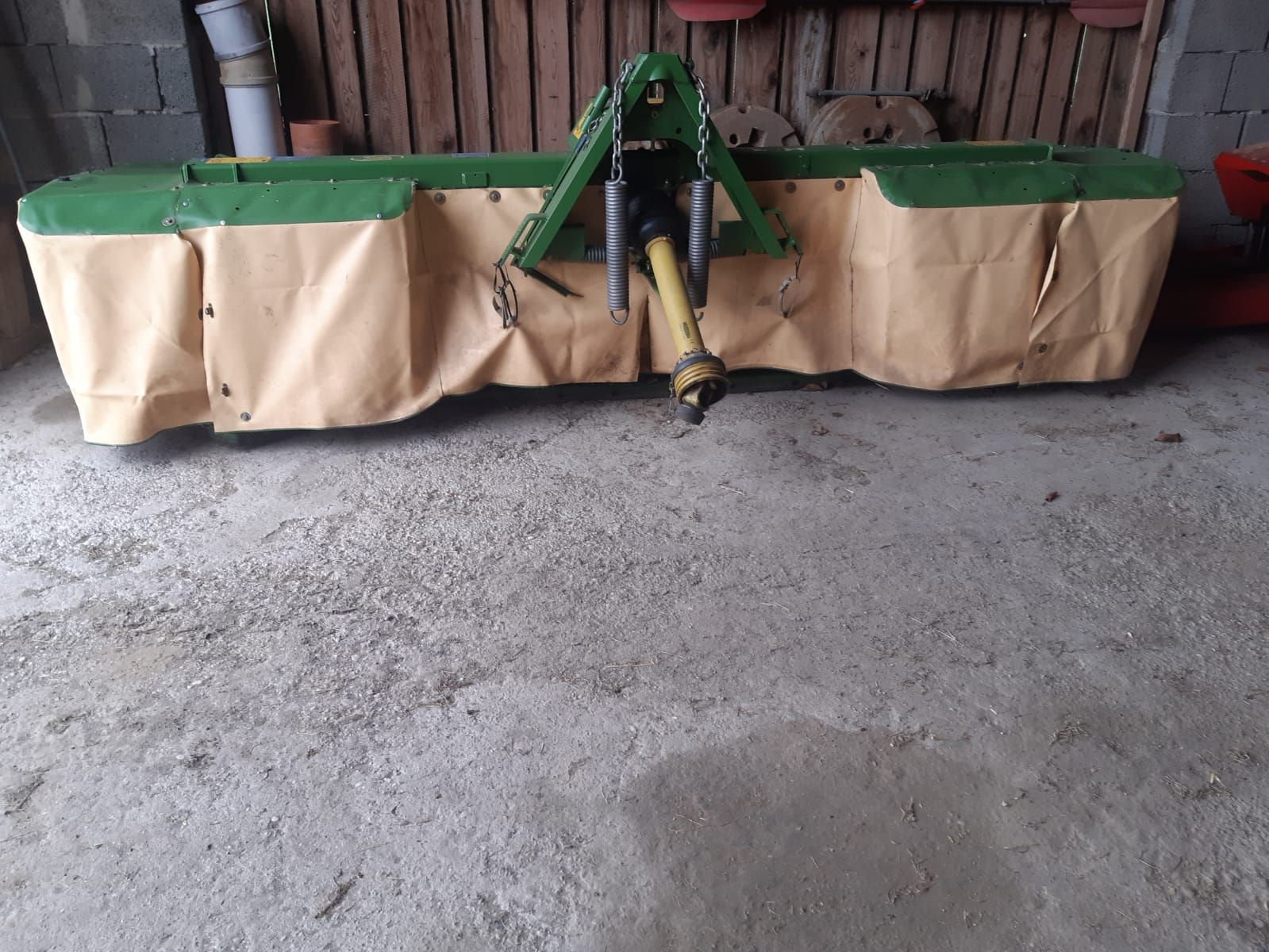 Krone EC F 320 M Gen. 2 mit Pendelbock Krone EC F 320 M Gen. 2 mit Pendelbock