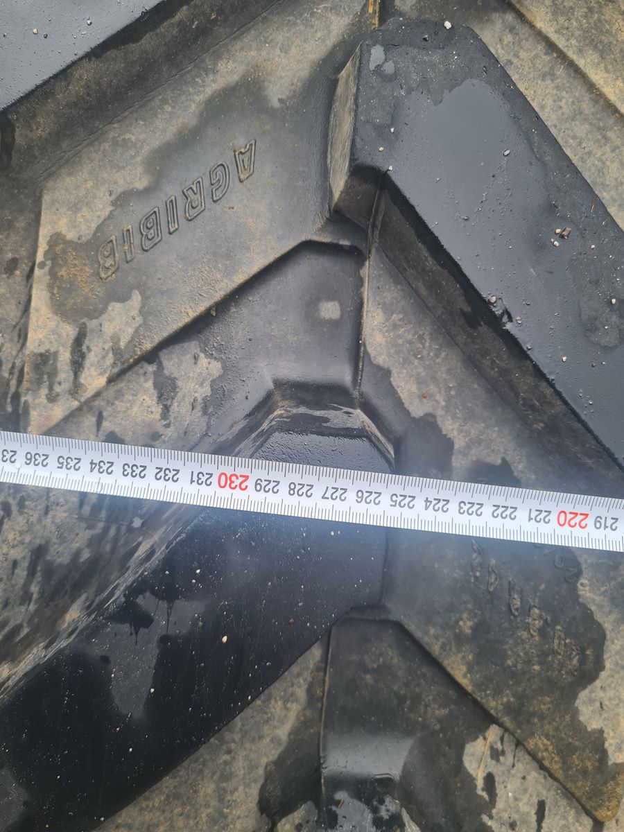 Michelin 1 Satz Räder auf Fixfelgen Spur 2250mm Michelin 1 Satz Räder auf Fixfelgen Spur 2250mm