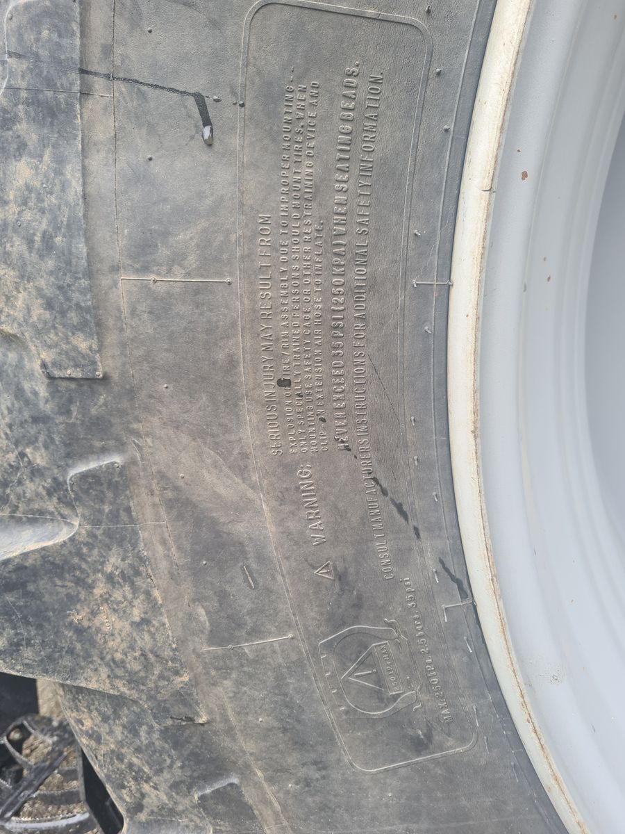 Michelin 1 Satz Räder auf Fixfelgen Spur 2250mm Michelin 1 Satz Räder auf Fixfelgen Spur 2250mm
