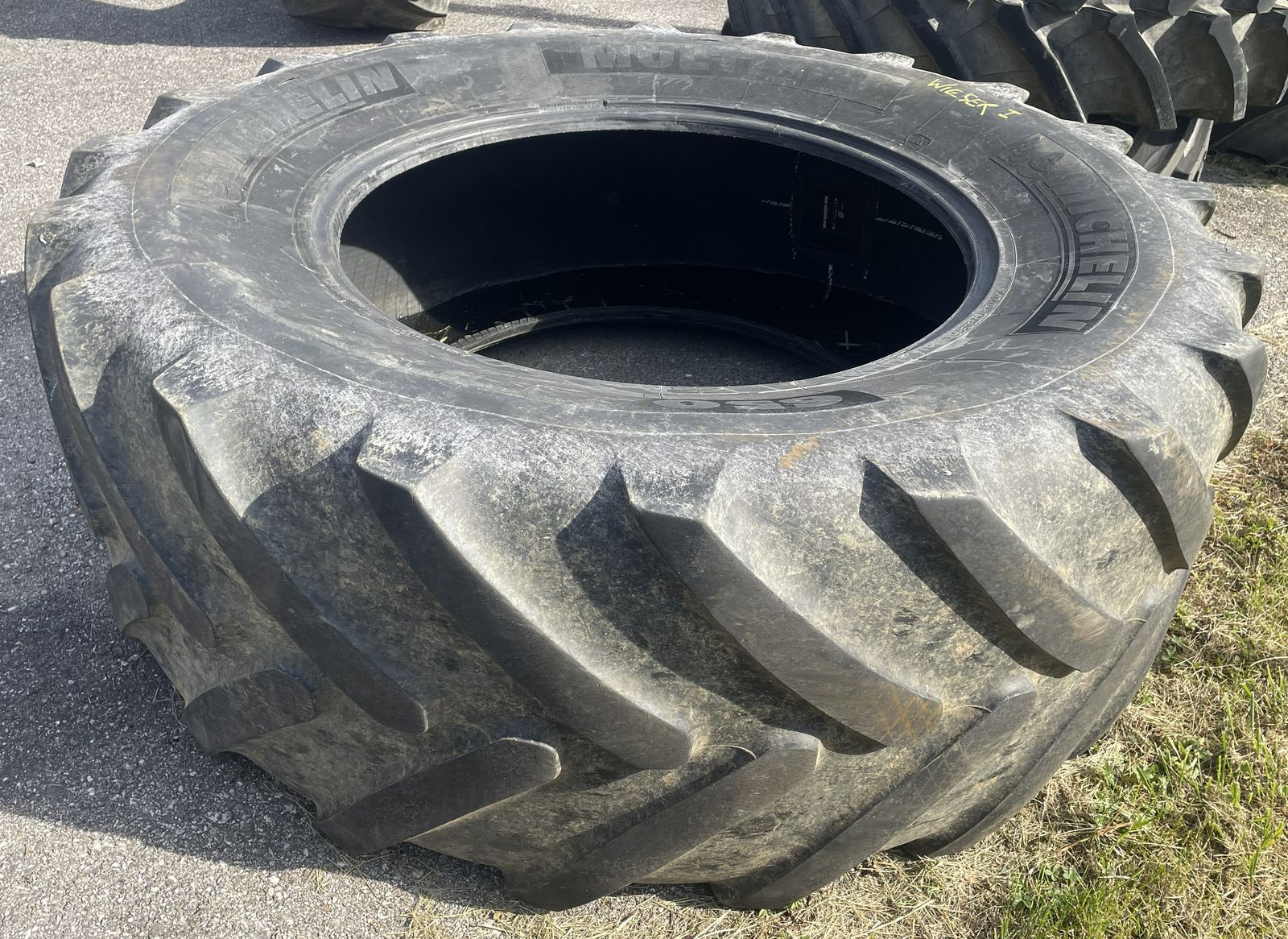 Michelin Michelin Mutlibib 650/65 R 38 Michelin Michelin Mutlibib 650/65 R 38