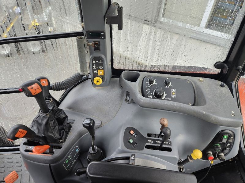 New Holland TS100 New Holland TS100