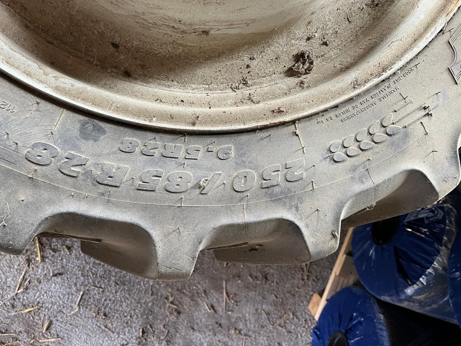 Sonstige Pflegeräder 250/85 R28 & 230/95 R40 Sonstige Pflegeräder 250/85 R28 & 230/95 R40