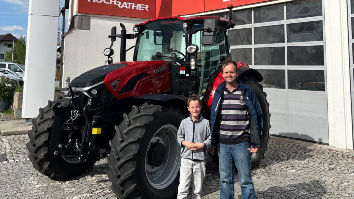 Traktor-Übergabe an Familie Radlgruber