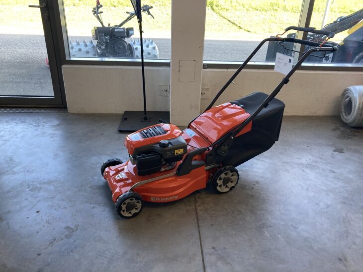 Husqvarna LC 247S 2 Husqvarna LC 247S 2