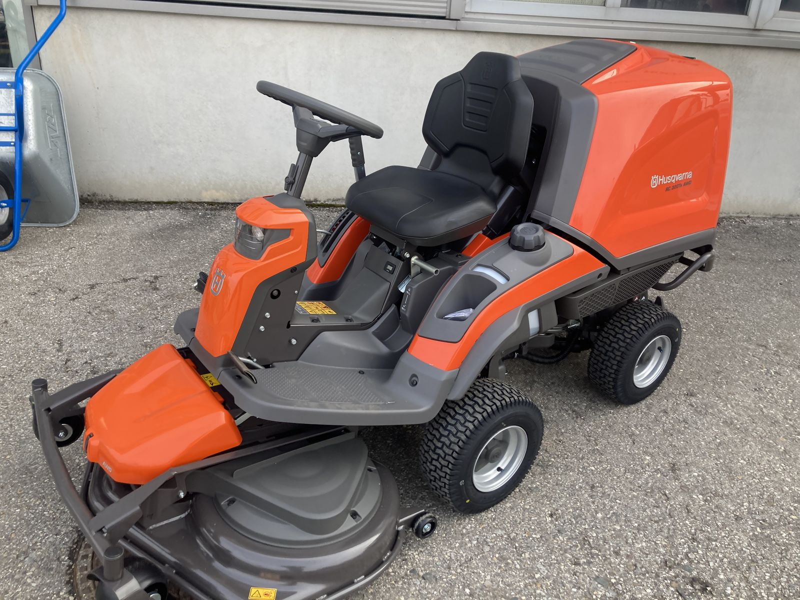 Husqvarna RC 320Ts AWD Husqvarna RC 320Ts AWD